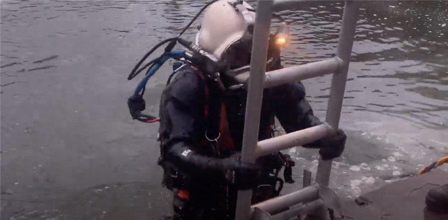 Bericht [vlog] Snelwegwijzer Frank Jan Kat aanwezig bij eerste stort onderwaterbeton bekijken